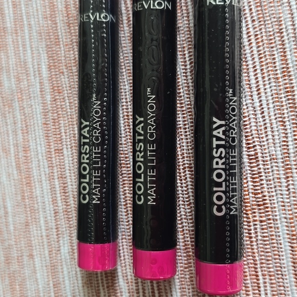 REVLON BRAND WOMENS COLORSTAY MATTE LITE LIP CRAYON BUNDLE OF 3 - Picture 2 of 9